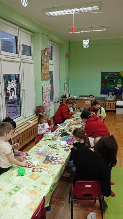 Świąteczne warsztaty ,,Ozdoby choinkowe''