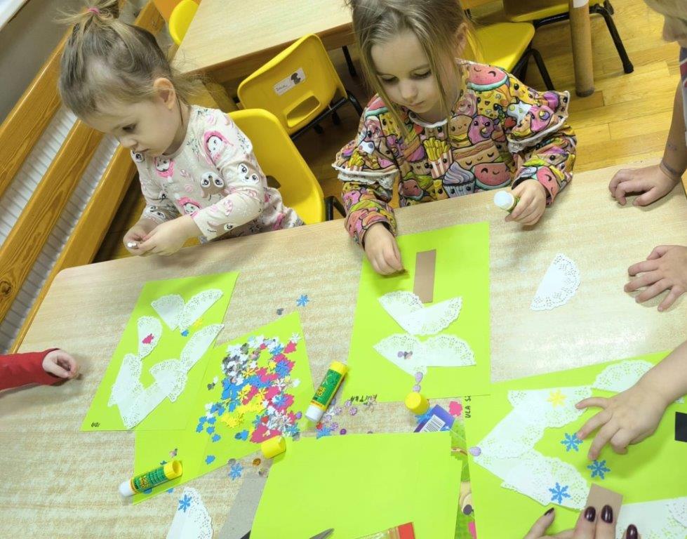 Kreatywne zabawy z choinką