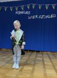 5latek recytuje wiersz