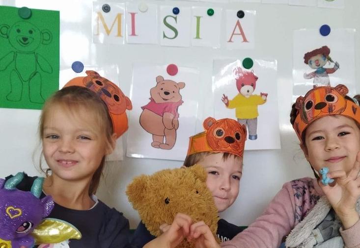 pluszowy miś u gumisi